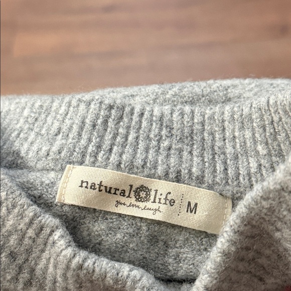 Natural Life Size Medium Ash Flower Boxy Intarsia Sweater Everyone’s Favorite - Picture 5 of 13